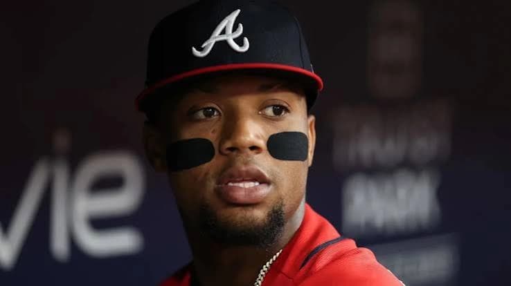Bravos respaldan a Acuña en medio de su mala racha: “No tiene que ser Superman”